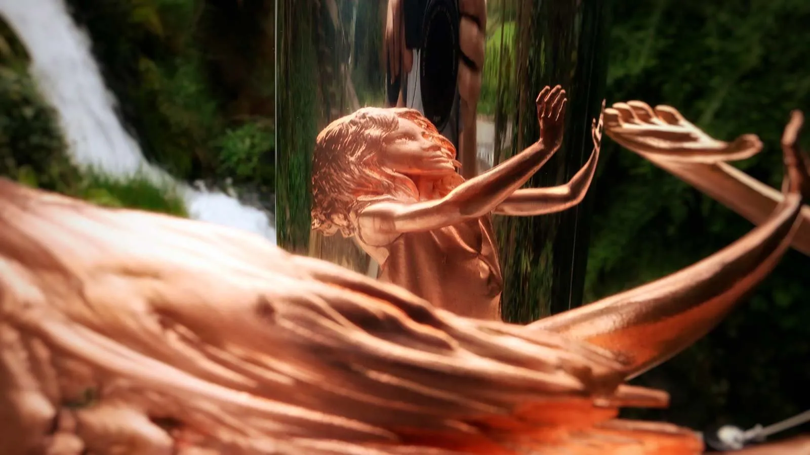 Anamorfosis escultórica: la obra de Jonty Hurwitz