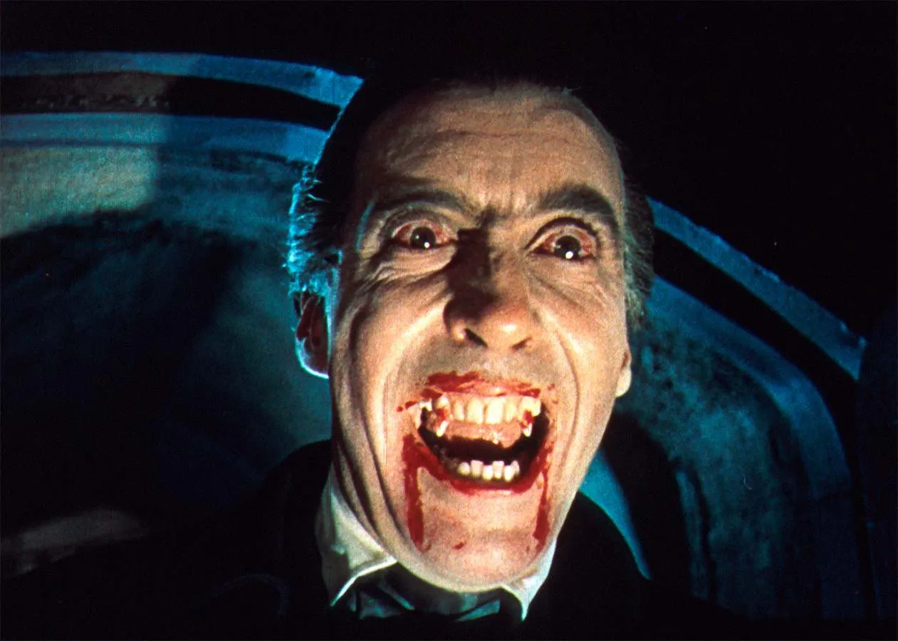 Christopher Lee como Drácula