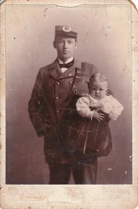 Cartero con niño