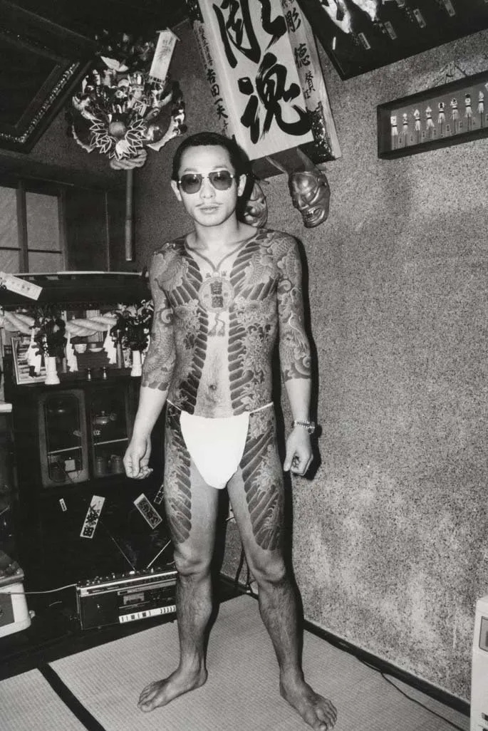 Watanabe Katsumi: yakuza con tatuaje de cuerpo completo en Kabukicho