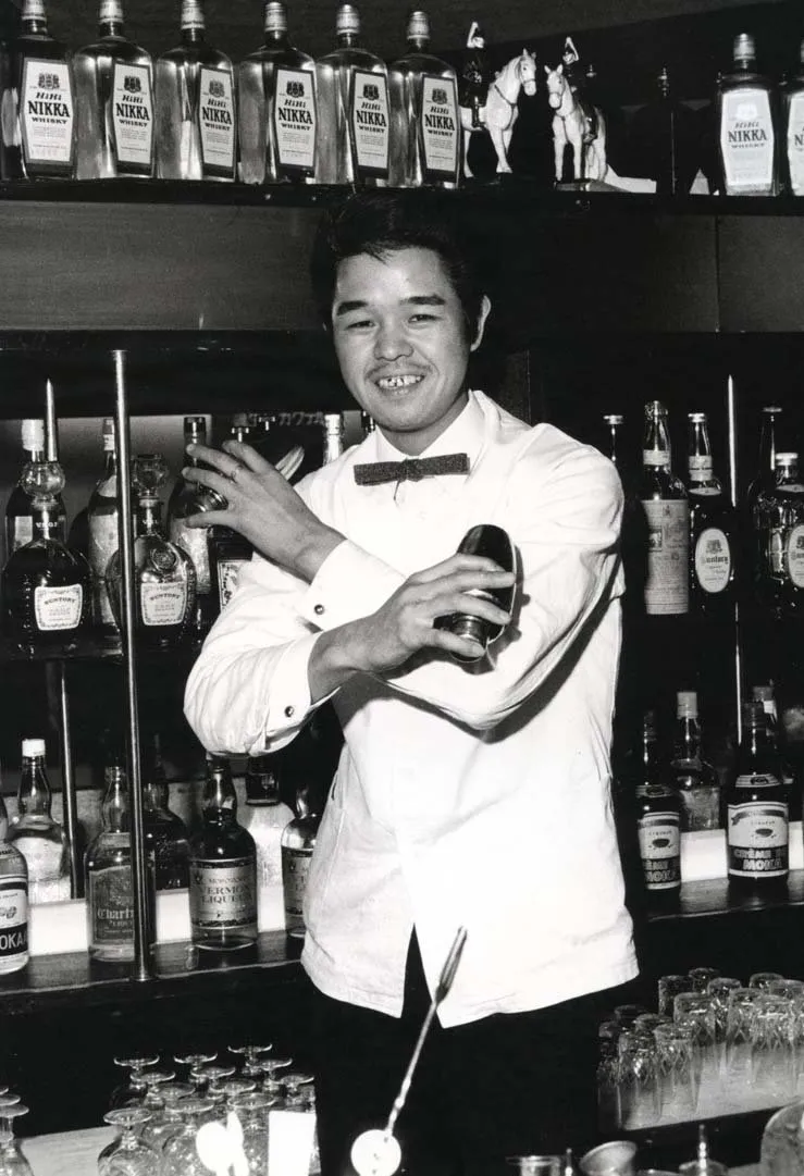 Watanabe Katsumi: camarero en un bar de Kabukicho